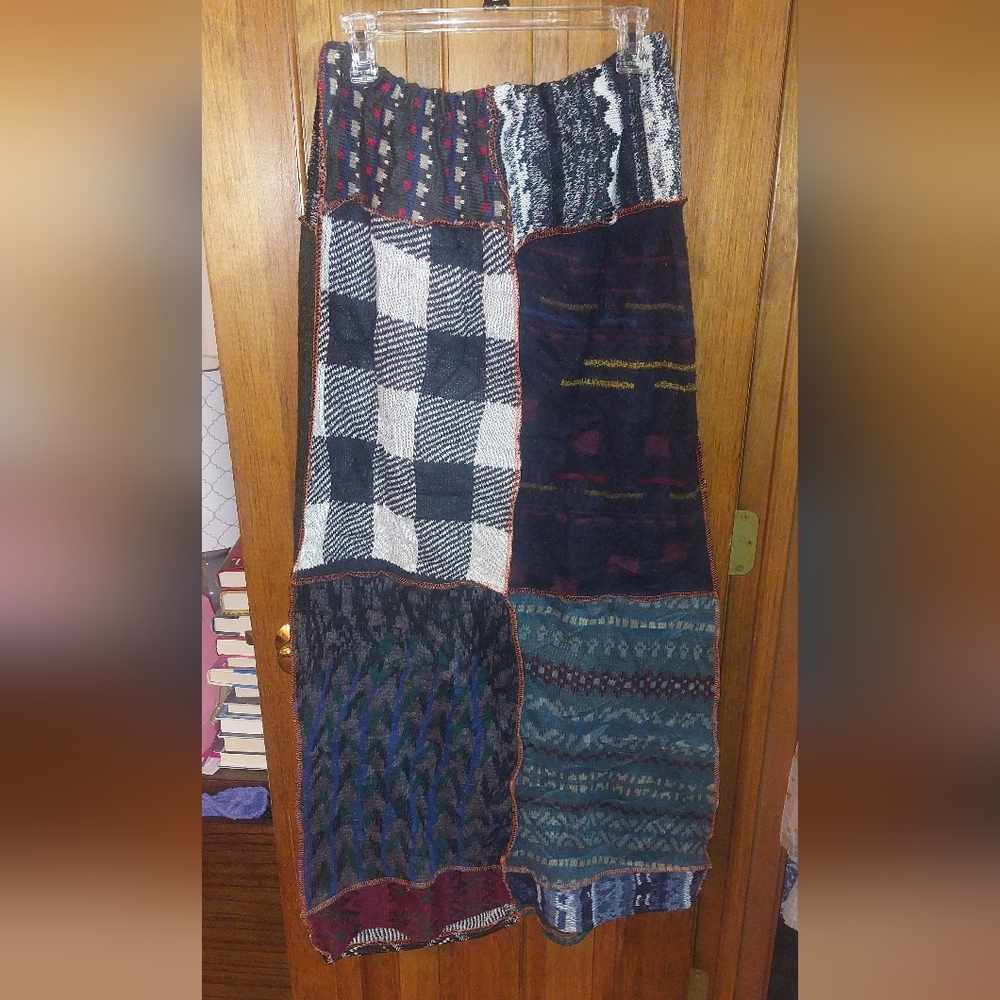 UO Urban Renewal Re/Creative Remade Patterned Sweater Maxi Skirt - Picture 7 of 10